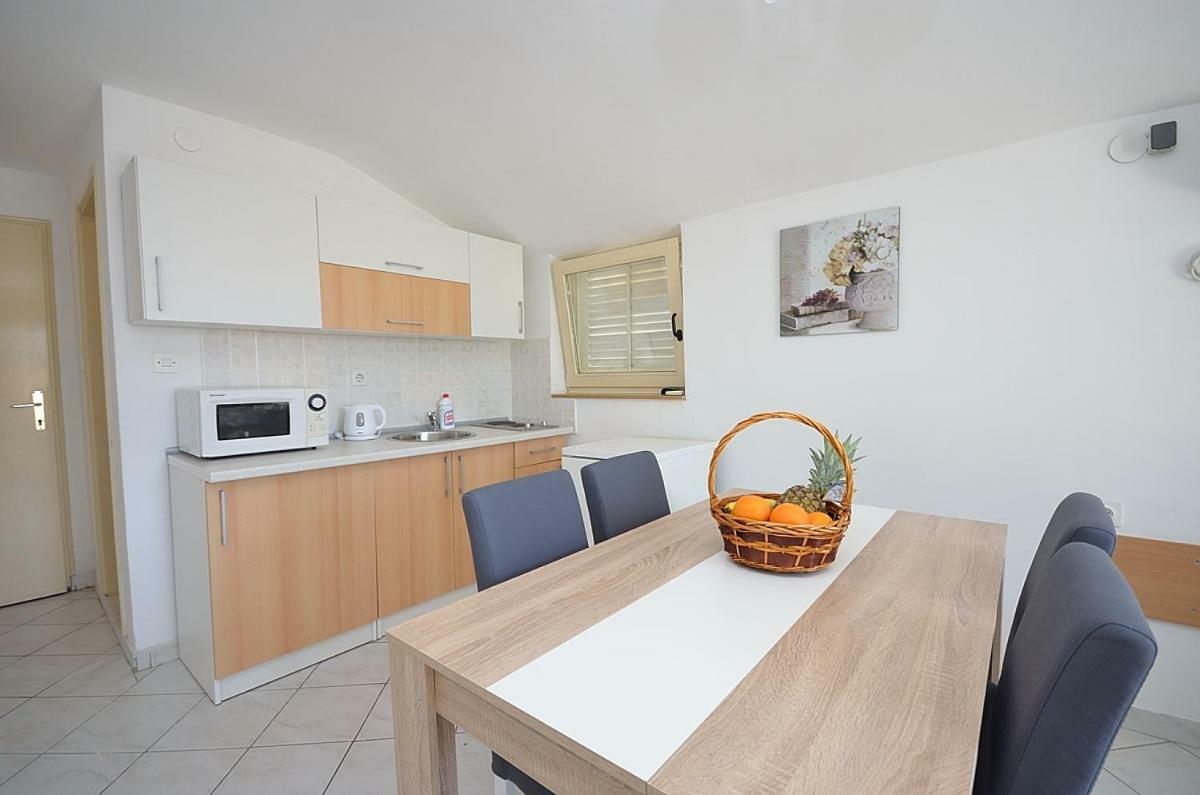 Apartmani Ana Tribalj Zewnętrze zdjęcie