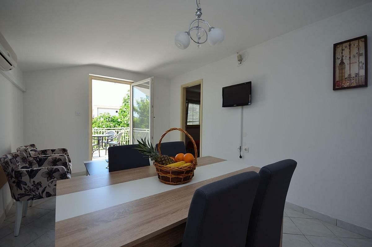 Apartmani Ana Tribalj Zewnętrze zdjęcie